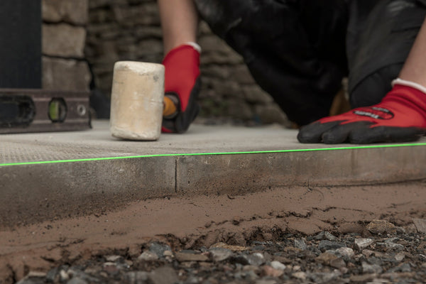 Choosing a Builders' Stringline: 8-Braid, Twisted, and What Actually Works on Site